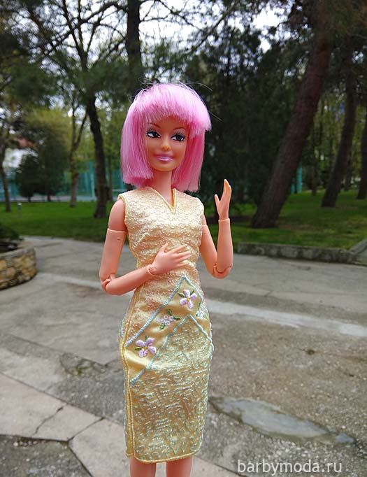 Вышитое платье для  Барби-петитки 2